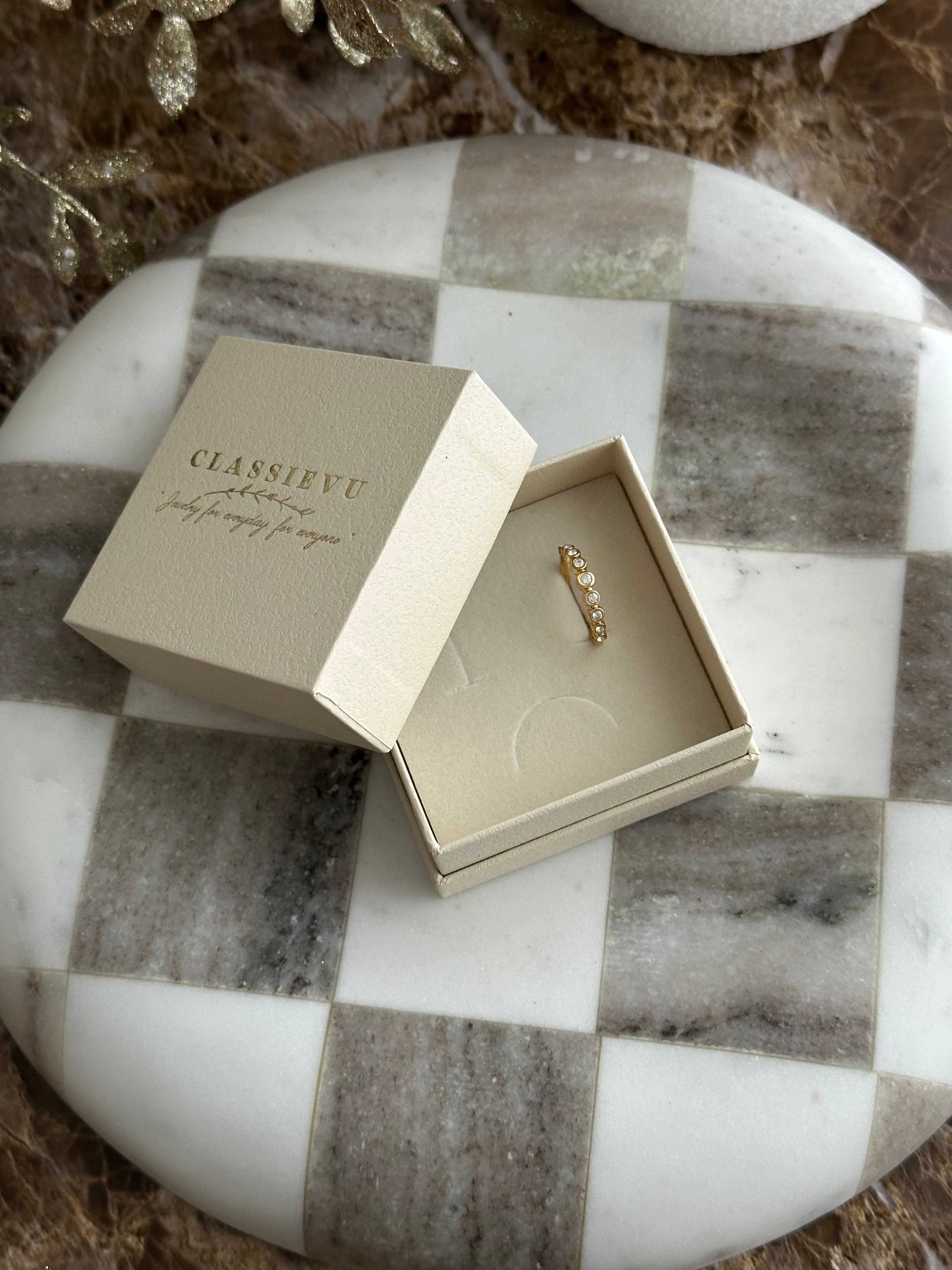 LUVA | RING - Classievu