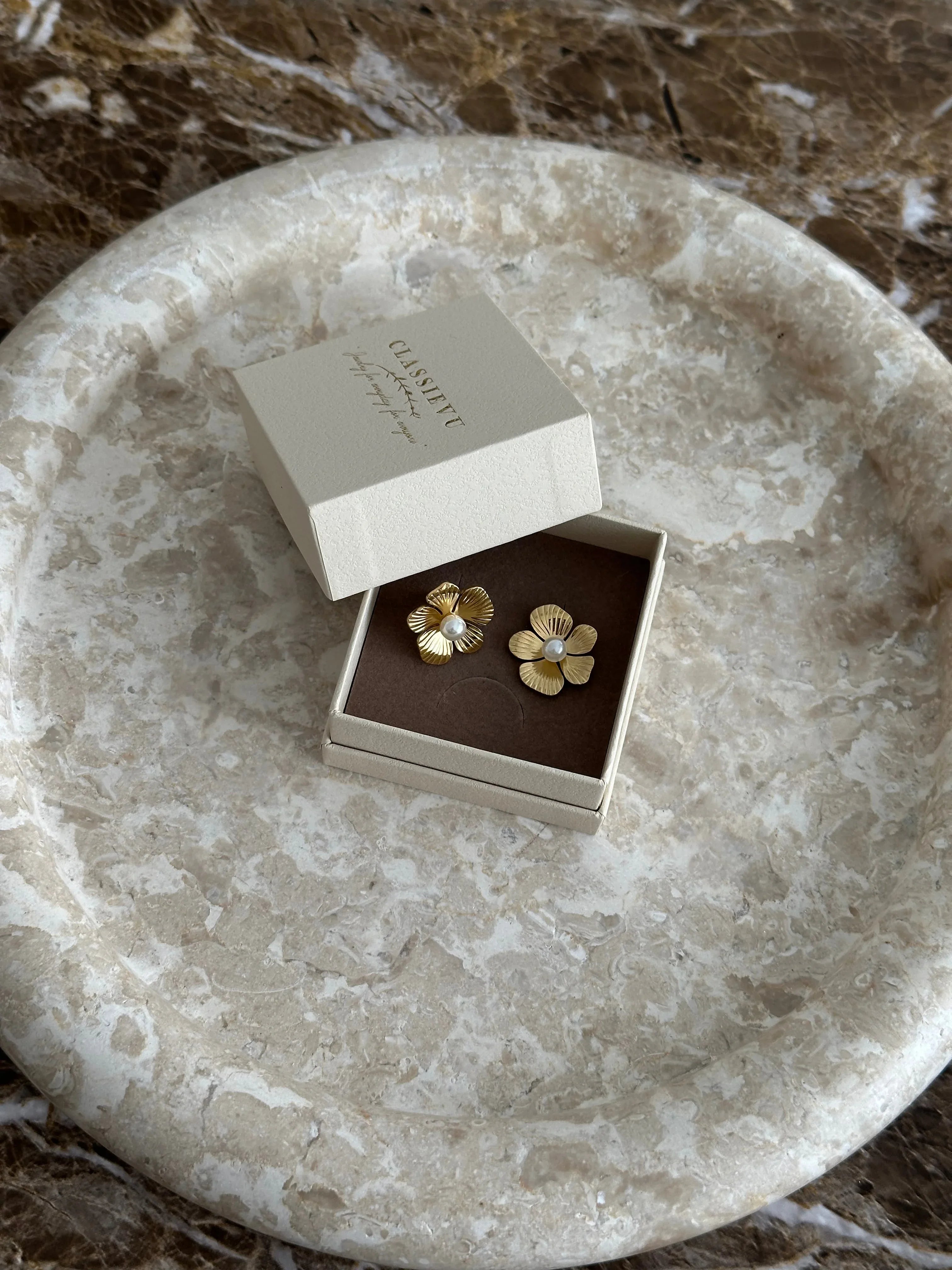 DAISA | EARRINGS classievu