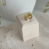 VINTAGE  ~ RING