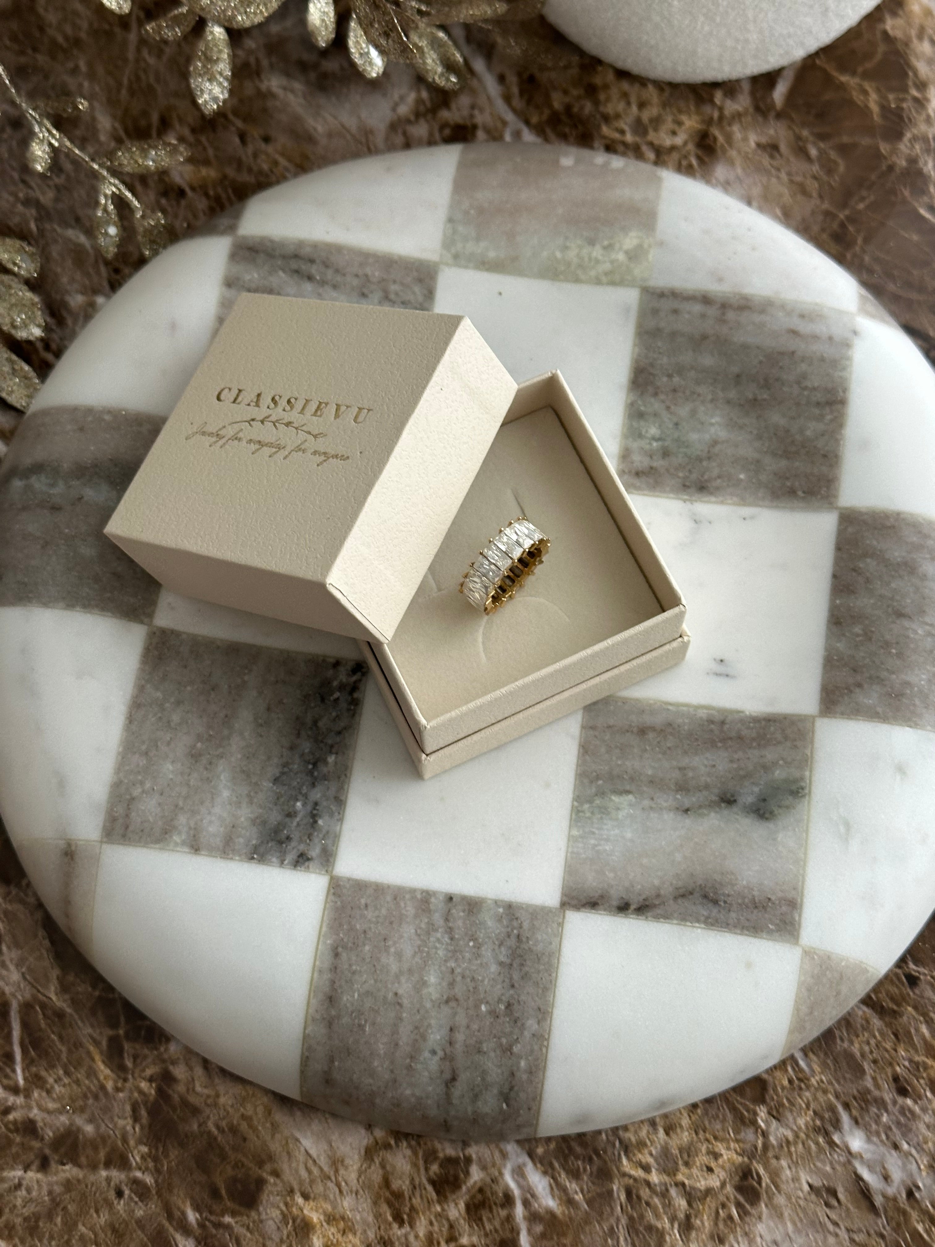 STONE ~ RING - Classievu