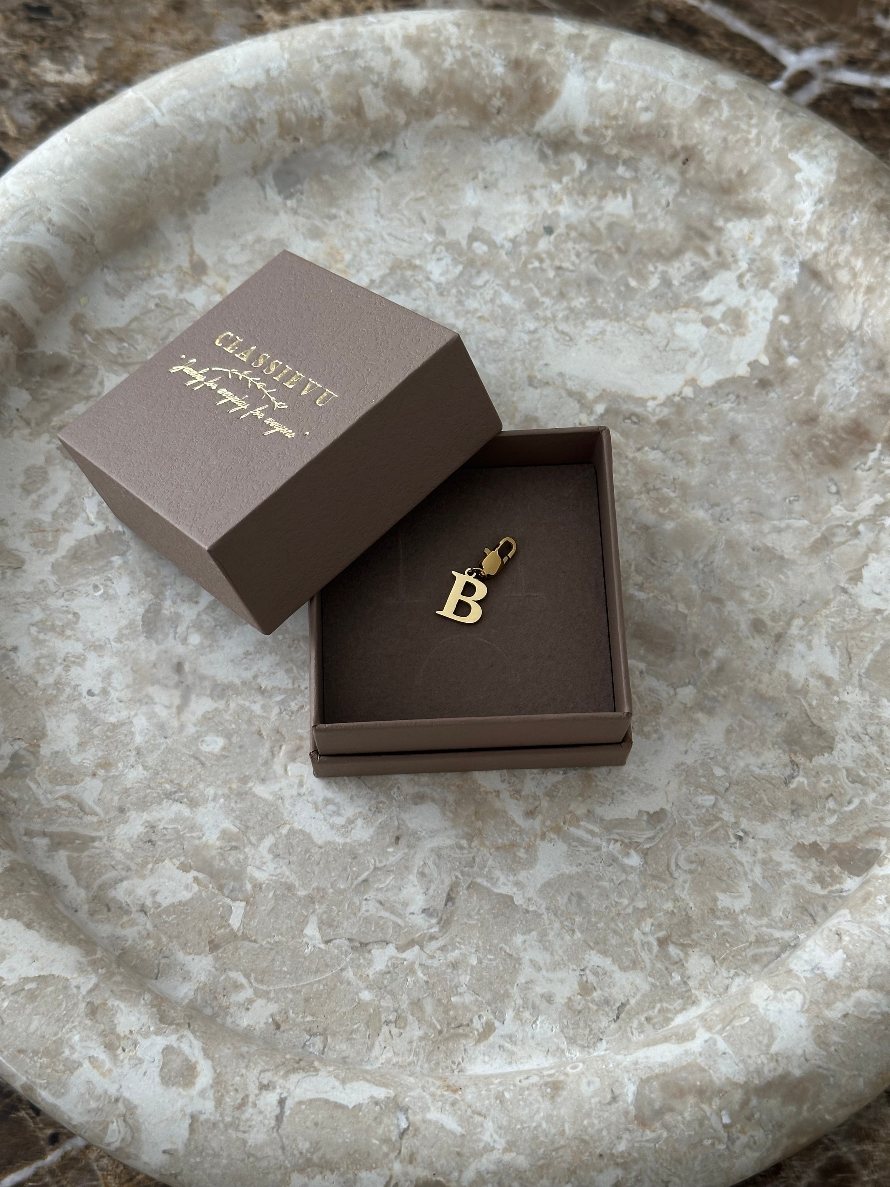 GOLD LETTER ~ CHARM - Classievu